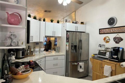 Casa en venta en Miami, Florida, 3 dormitorios, 151.15 m2 № 1977624 - foto 14