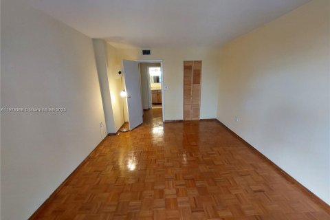 Copropriété à louer à North Miami Beach, Floride: 1 chambre, 66.89 m2 № 1973381 - photo 12