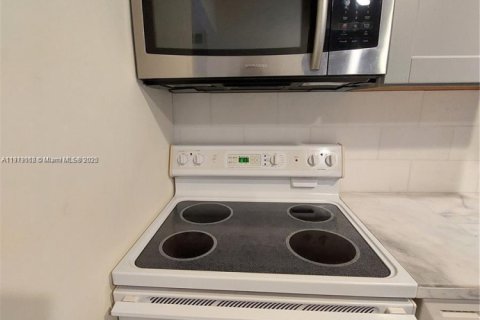 Copropriété à louer à North Miami Beach, Floride: 1 chambre, 66.89 m2 № 1973381 - photo 4