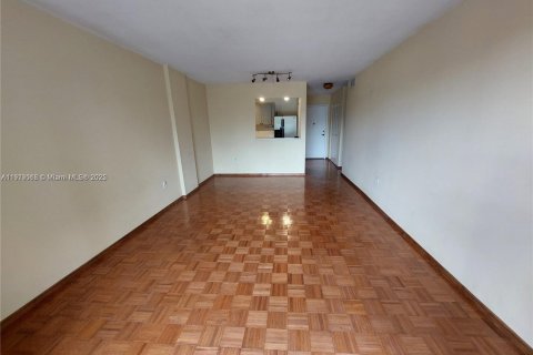 Copropriété à louer à North Miami Beach, Floride: 1 chambre, 66.89 m2 № 1973381 - photo 11