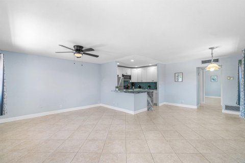 Condo in Delray Beach, Florida, 1 bedroom  № 2313704