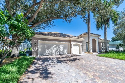 House in Davie, Florida 4 bedrooms, 259.01 sq.m. № 1997083 - photo 5