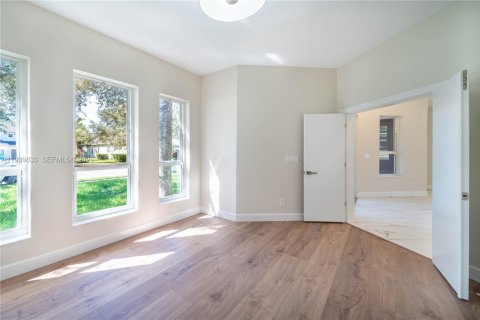 House in Davie, Florida 4 bedrooms, 259.01 sq.m. № 1997083 - photo 19