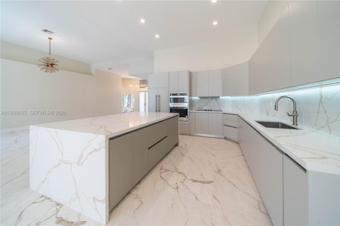 House in Davie, Florida 4 bedrooms, 259.01 sq.m. № 1997083 - photo 23