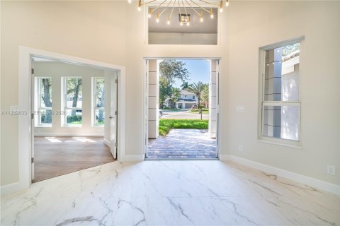 House in Davie, Florida 4 bedrooms, 259.01 sq.m. № 1997083 - photo 12