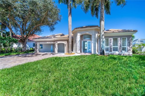 House in Davie, Florida 4 bedrooms, 259.01 sq.m. № 1997083 - photo 10