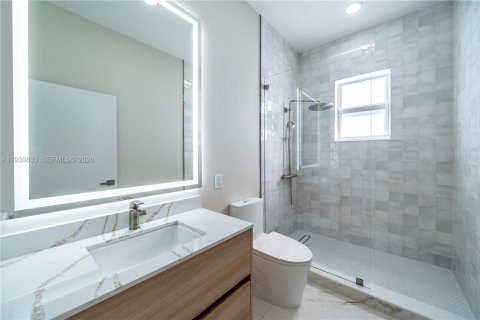 House in Davie, Florida 4 bedrooms, 259.01 sq.m. № 1997083 - photo 20