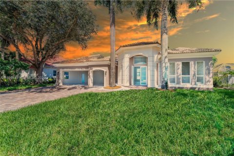 House in Davie, Florida 4 bedrooms, 259.01 sq.m. № 1997083 - photo 3