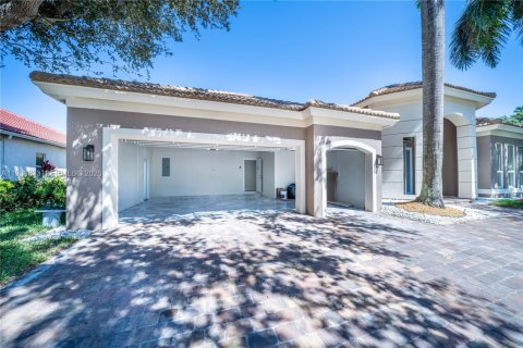 House in Davie, Florida 4 bedrooms, 259.01 sq.m. № 1997083 - photo 9