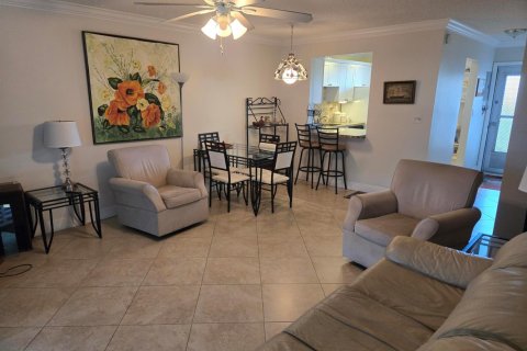 Condo in Lake Worth, Florida, 2 bedrooms  № 2400506 - photo 5