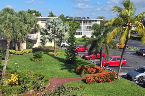 Condo in Lake Worth, Florida, 2 bedrooms  № 2400506 - photo 2