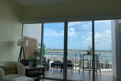 Condo in Aventura, Florida, 2 bedrooms  № 2044433 - photo 3