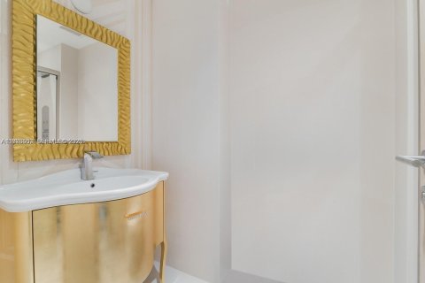 Condo in Aventura, Florida, 2 bedrooms  № 2044433 - photo 11