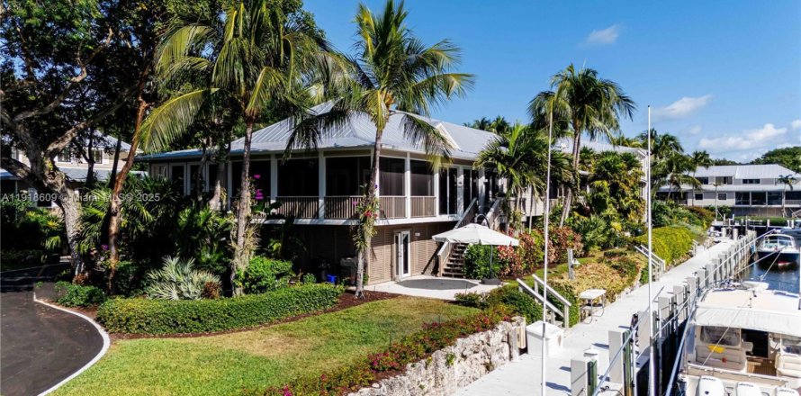 Casa en Key Largo, Florida 3 dormitorios № 1973266