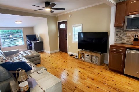 House in Clearwater, Florida 2 bedrooms, 101.91 sq.m. № 2273049 - photo 8