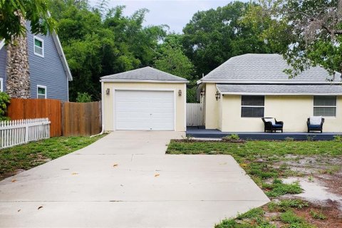 House in Clearwater, Florida 2 bedrooms, 101.91 sq.m. № 2273049