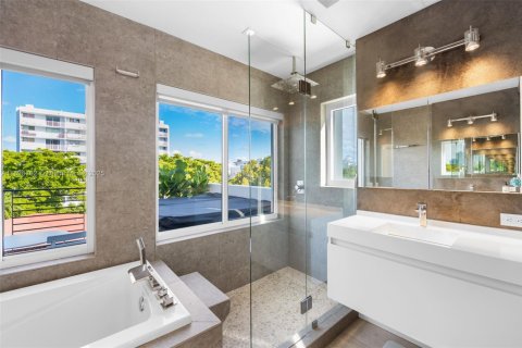 Купить таунхаус в Майами-Бич, Флорида 4 спальни, 196.95м2, № 1950610 - фото 20