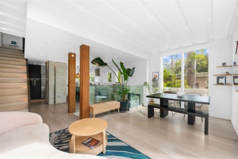 Купить таунхаус в Майами-Бич, Флорида 4 спальни, 196.95м2, № 1950610 - фото 1