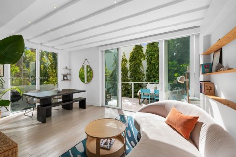 Купить таунхаус в Майами-Бич, Флорида 4 спальни, 196.95м2, № 1950610 - фото 2