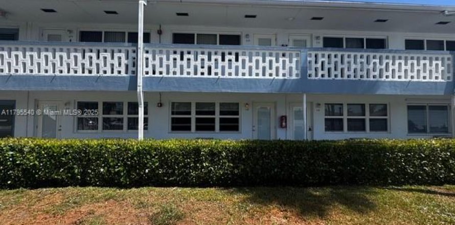 Condo in Hallandale Beach, Florida, 1 bedroom  № 1708937