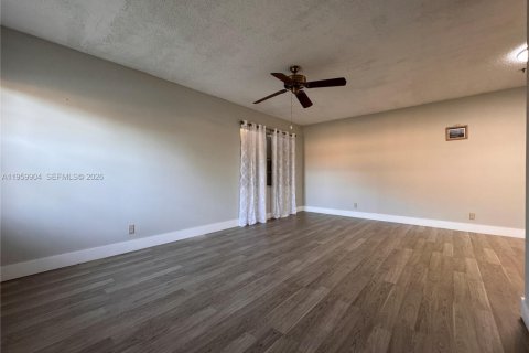 Casa en alquiler en Deerfield Beach, Florida, 1 dormitorio, 74.14 m2 № 2020038 - foto 3