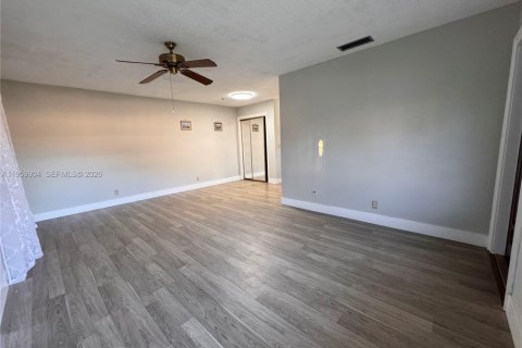 Casa en alquiler en Deerfield Beach, Florida, 1 dormitorio, 74.14 m2 № 2020038 - foto 4