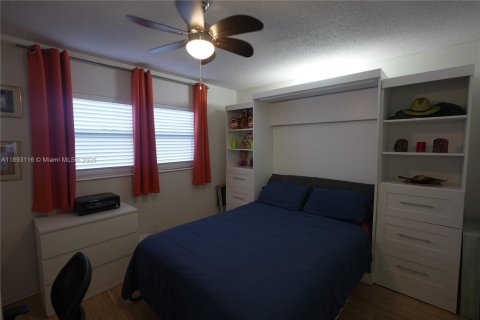 Condo in Lauderhill, Florida, 2 bedrooms  № 1946773 - photo 20
