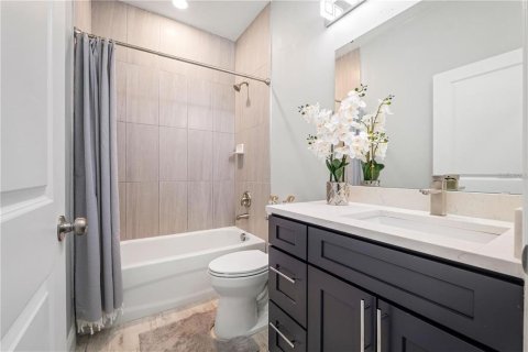 Casa en alquiler en Tampa, Florida, 2 dormitorios, 100.15 m2 № 1903239 - foto 17