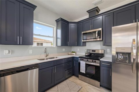 Casa en alquiler en Tampa, Florida, 2 dormitorios, 100.15 m2 № 1903239 - foto 6