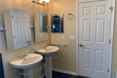 Villa ou maison à louer à Lake Mary, Floride: 4 chambres, 206.43 m2 № 2404571 - photo 8