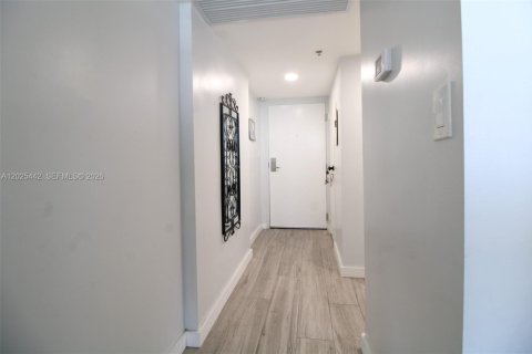 Copropriété à vendre à Sunny Isles Beach, Floride: 40.88 m2 № 2269858 - photo 3
