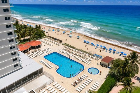 Copropriété à vendre à Sunny Isles Beach, Floride: 40.88 m2 № 2269858 - photo 14