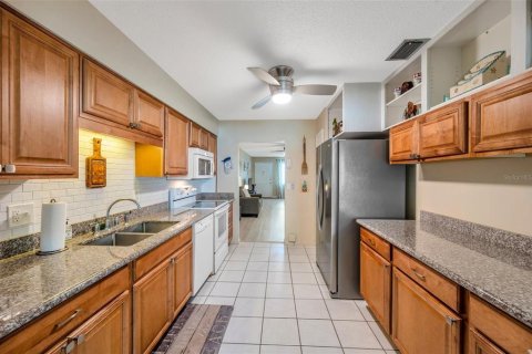 Copropriété à vendre à Seminole, Floride: 2 chambres, 109.62 m2 № 1833489 - photo 8