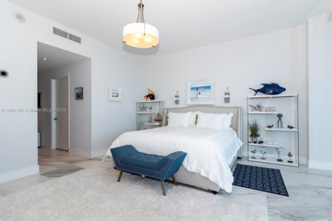 Condo in Fort Lauderdale, Florida, 4 bedrooms  № 1961030 - photo 21