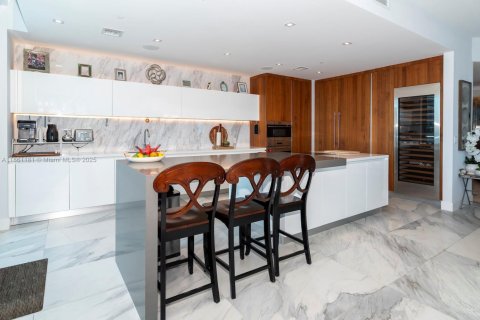 Condo in Fort Lauderdale, Florida, 4 bedrooms  № 1961030 - photo 13