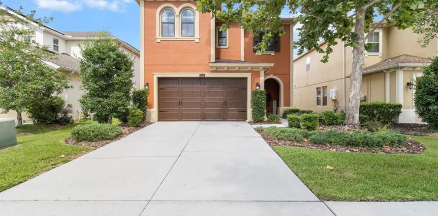 House in ESTANCIA
in Wesley Chapel, Florida 4 bedrooms, 255.76 sq.m. № 1815502