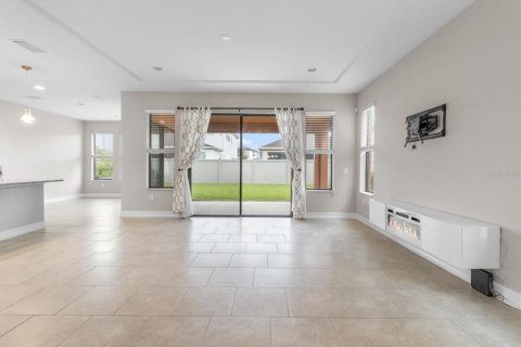House in ESTANCIA

 in Wesley Chapel, Florida 4 bedrooms, 255.76 sq.m. № 1815502 - photo 7