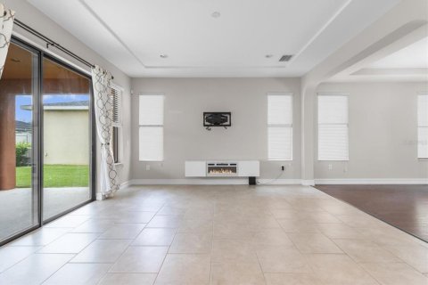 House in ESTANCIA

 in Wesley Chapel, Florida 4 bedrooms, 255.76 sq.m. № 1815502 - photo 9