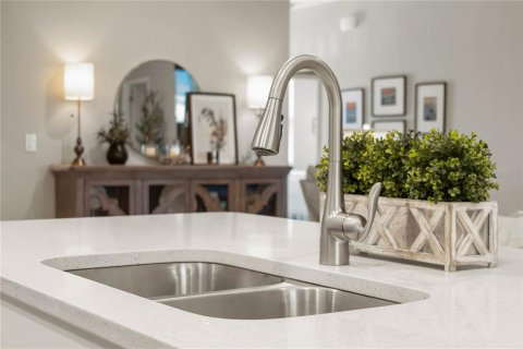 Купить виллу или дом в Порт-Шарлотт, Флорида 6 комнат, 142.6м2, № 1583477 - фото 15