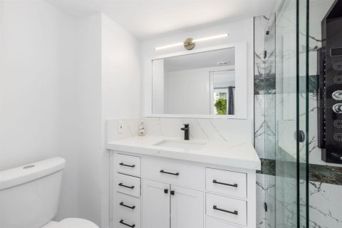 Condo in Pompano Beach, Florida, 2 bedrooms № 2399938 - photo 15