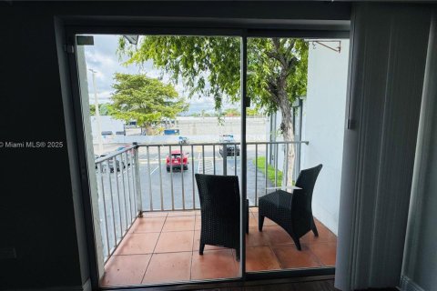Copropriété à louer à Miami, Floride: 2 chambres, 70.88 m2 № 1946029 - photo 16