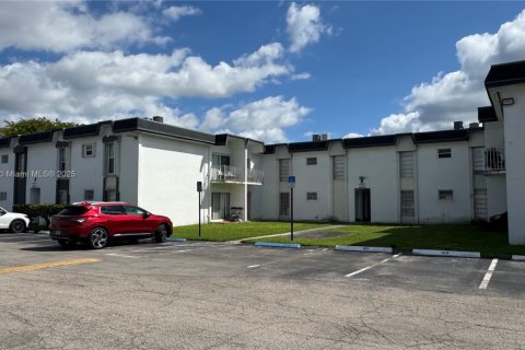 Copropriété à louer à Miami, Floride: 2 chambres, 70.88 m2 № 1946029 - photo 22