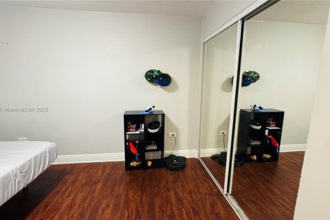 Copropriété à louer à Miami, Floride: 2 chambres, 70.88 m2 № 1946029 - photo 10