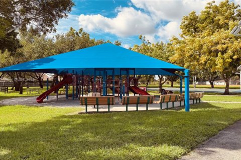 Copropriété à louer à Miami, Floride: 2 chambres, 70.88 m2 № 1946029 - photo 17