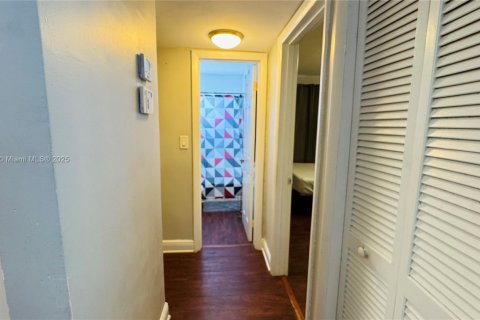 Copropriété à louer à Miami, Floride: 2 chambres, 70.88 m2 № 1946029 - photo 6