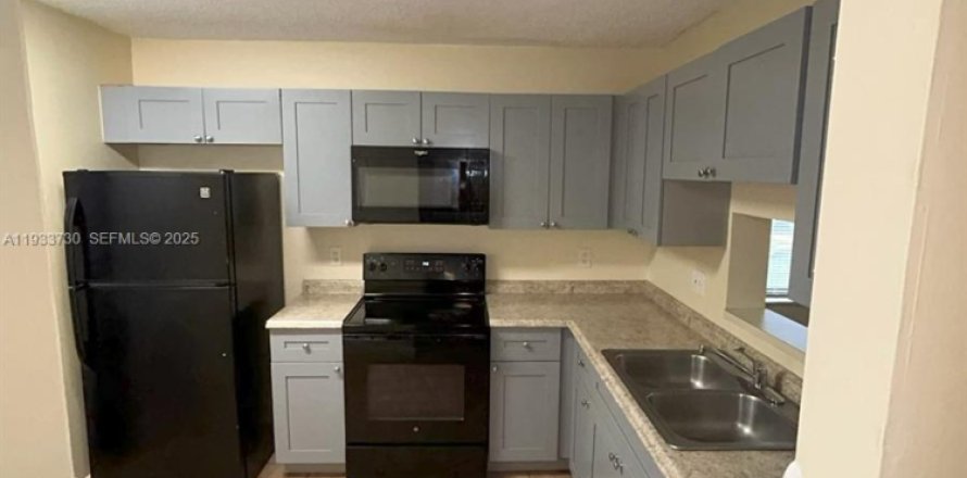 Condominio en North Lauderdale, Florida, 3 dormitorios  № 1991997