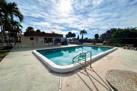 Condominio en alquiler en North Lauderdale, Florida, 3 dormitorios, 93.83 m2 № 1991997 - foto 11