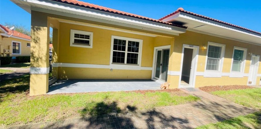 Appartement à Poinciana, Floride 2 chambres, 85.75 m2 № 2415158