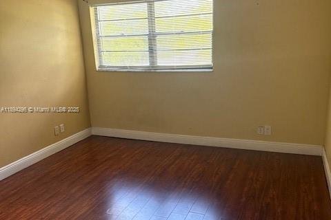 Снять в аренду таунхаус в Корал-Спрингс, Флорида 3 спальни, 134.71м2, № 1949058 - фото 10