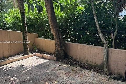 Снять в аренду таунхаус в Корал-Спрингс, Флорида 3 спальни, 134.71м2, № 1949058 - фото 26